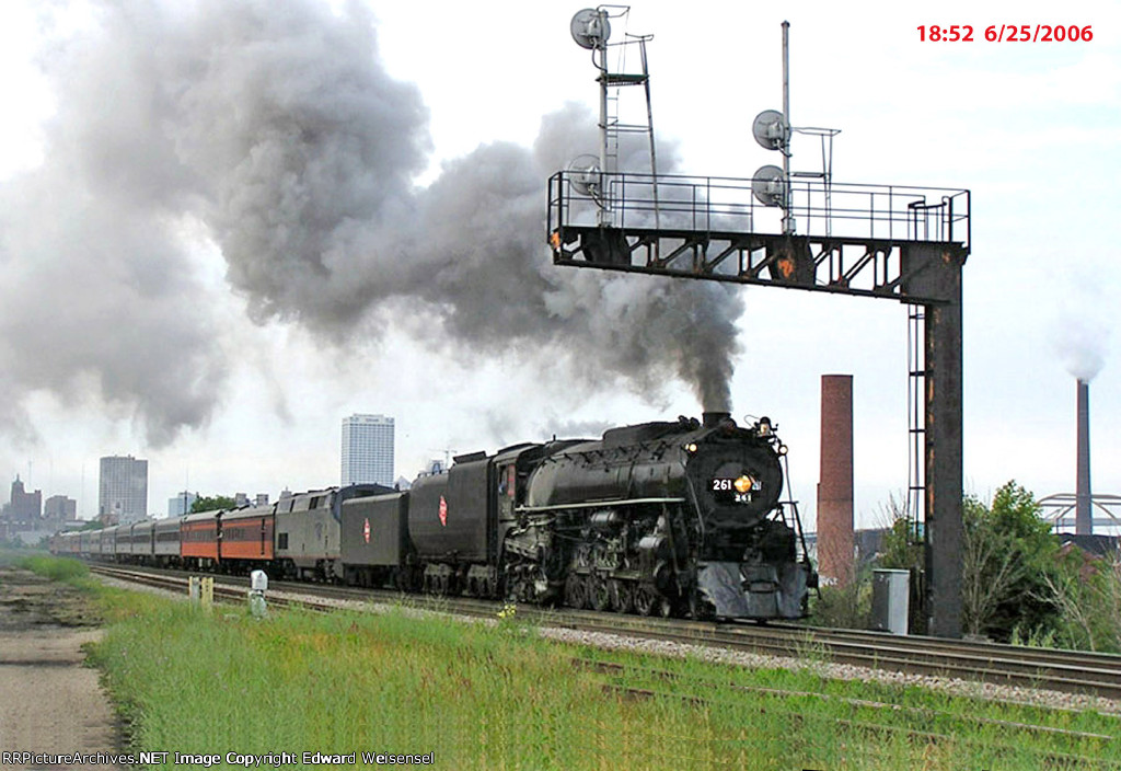 Milwaukee 261 heading to Sturtevant - to be wyed following her Sunday run to the DELLS and New Lisbon.